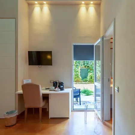 Aurora Garden - & فلورنس