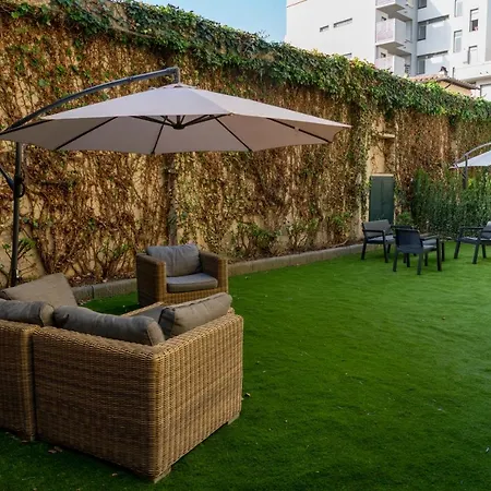 Pensión Aurora Garden *